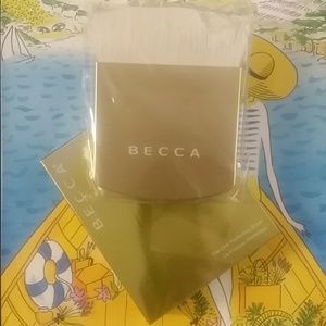 NIB BECCA The One Perfecting Brush in Gold